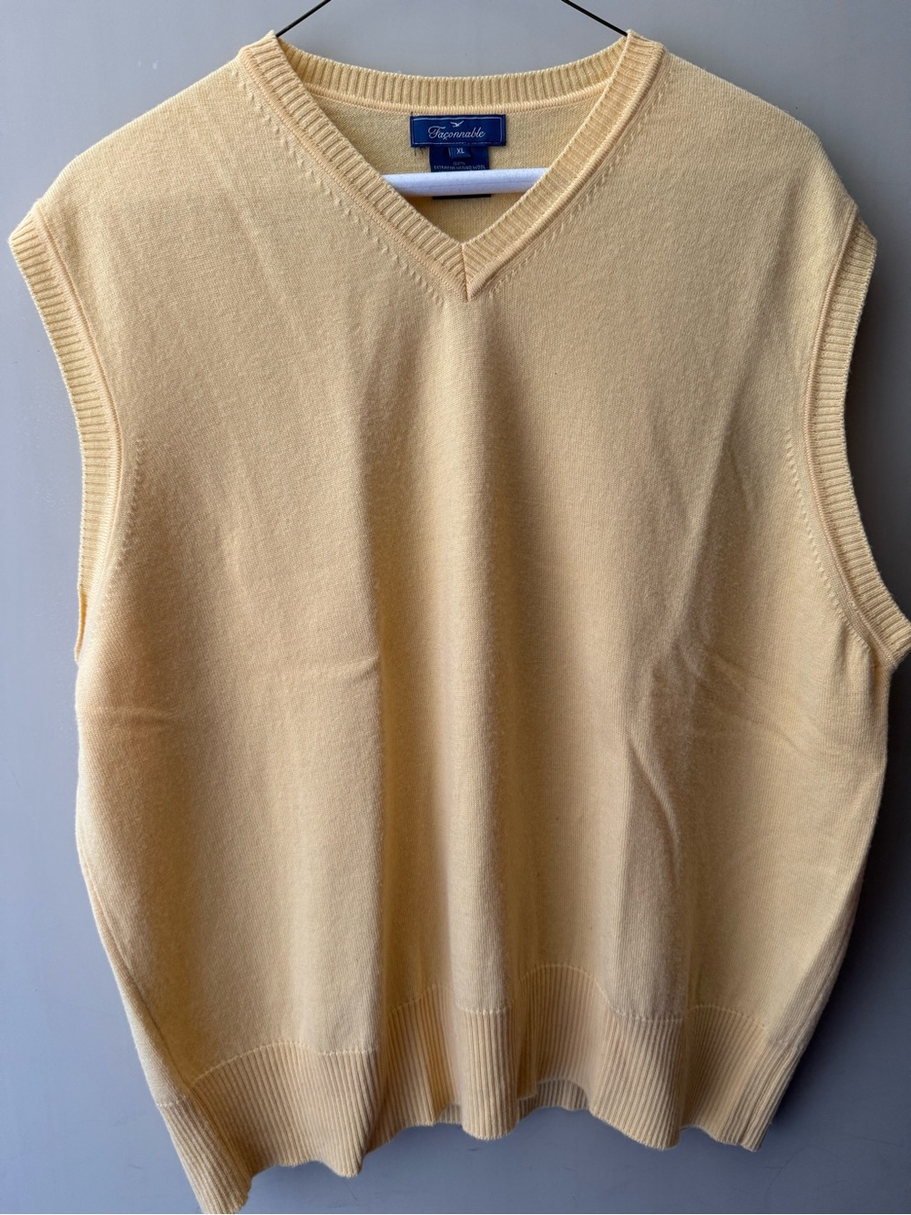 Yellow Facconable V-Neck Sleeveless Sweater Vest